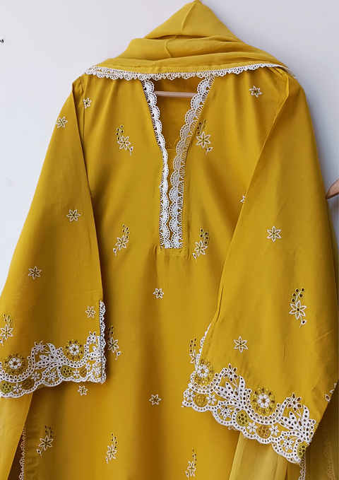 NAILA (MUSTARD)