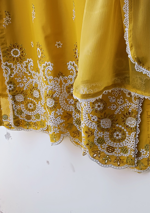 NAILA (MUSTARD)