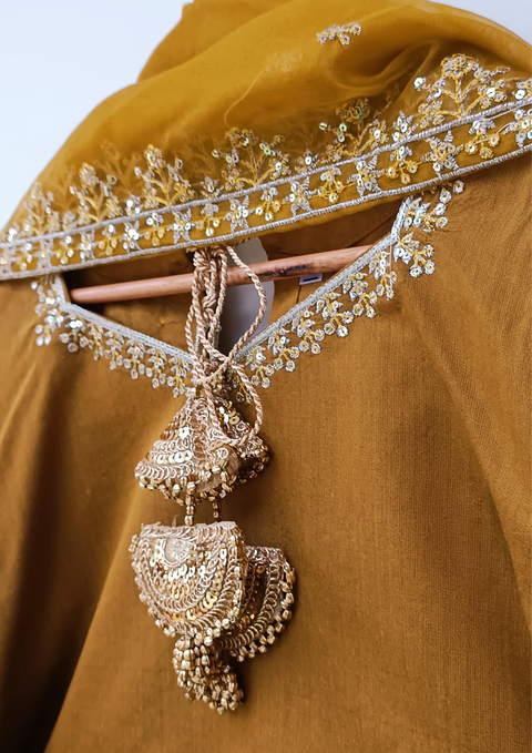 ZARISH KHADI (OLIVE)