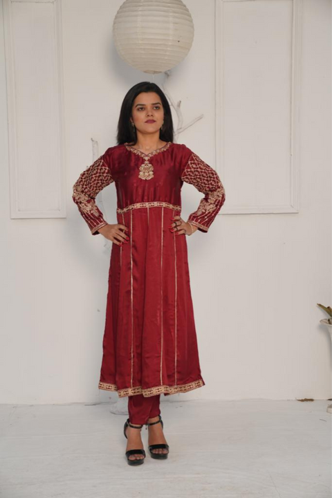 CLOVER (MAROON) - Lubana Store