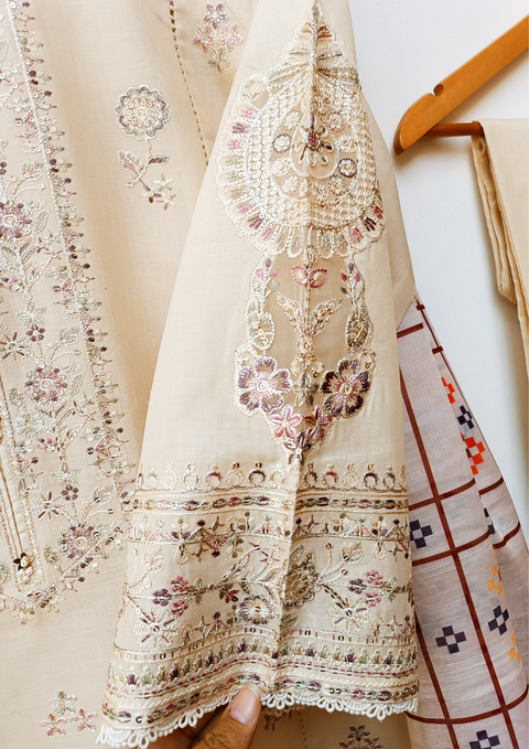 ORCHID LAWN (OFF WHITE)