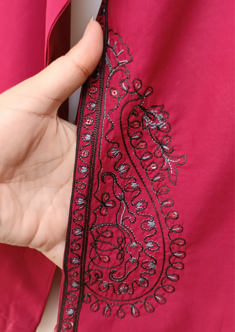 MUNEEBA (MAROON)