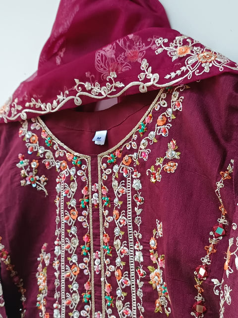 NOOR (MAROON)