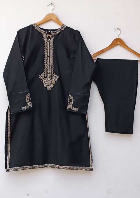 MUNEEBA (BLACK)