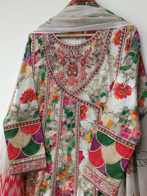 AASHIA (MULTI)
