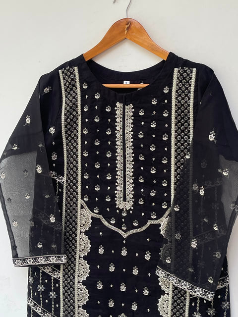 ALANZI 1 (BLACK)
