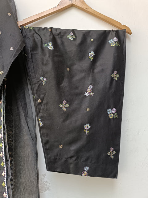 ALEEZA (BLACK)