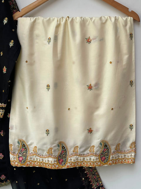 AZNA (BLACK & YELLOW)
