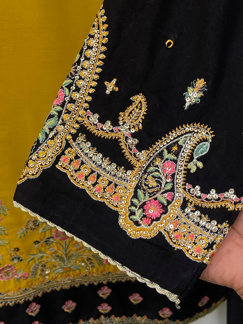 AZNA (BLACK & YELLOW)