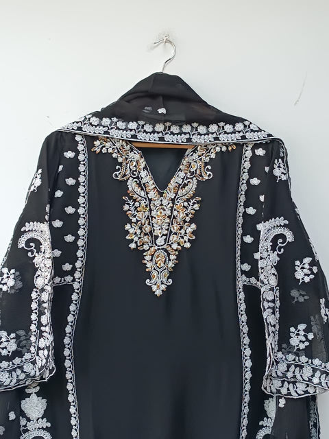 BAKHT (BLACK)