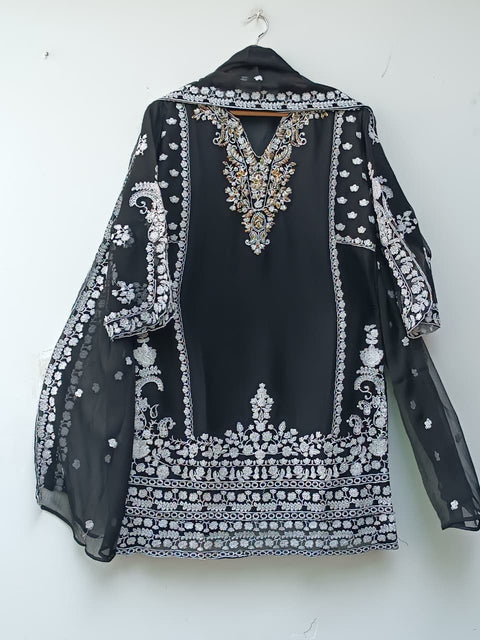 BAKHT (BLACK)