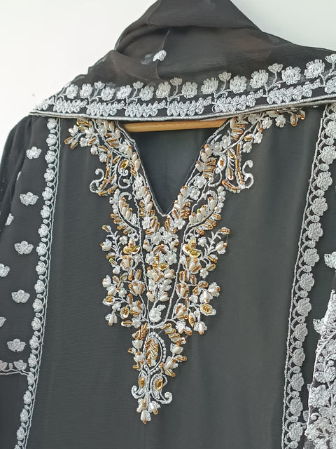 BAKHT (BLACK)