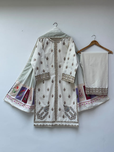 BASERAT (IVORY)