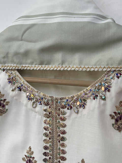 BASERAT (IVORY)