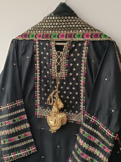 BEENA (BLACK)