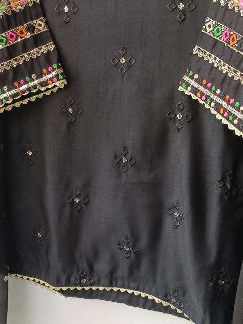 BEENA CH (BLACK)
