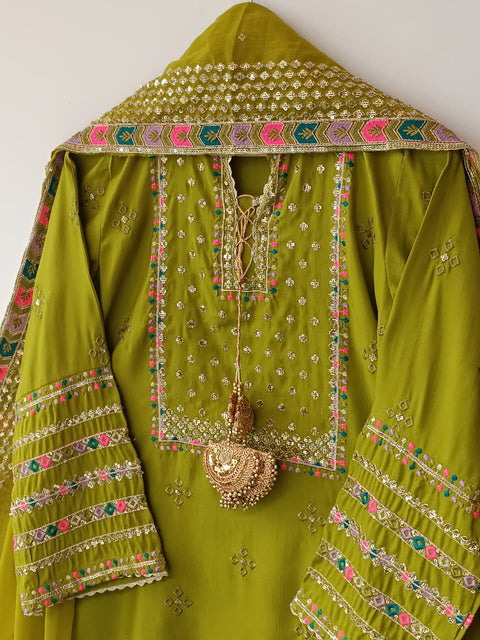 BEENA CH (MAHNDI)
