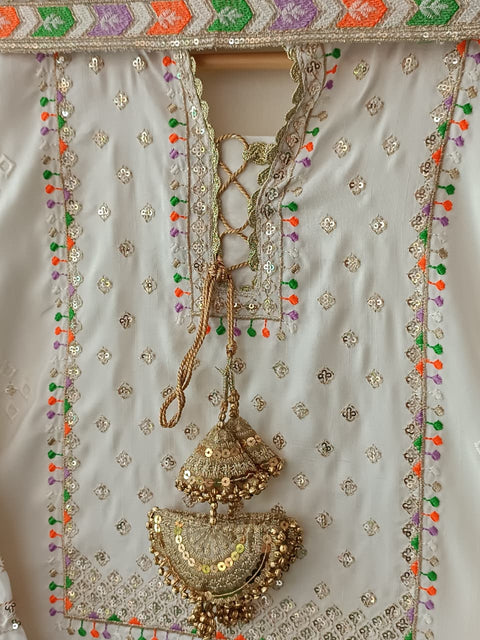 BEENA CH (OFF WHITE)