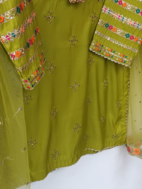 BEENA (MEHNDI)