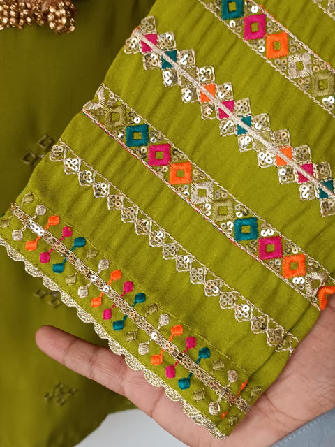 BEENA (MEHNDI)