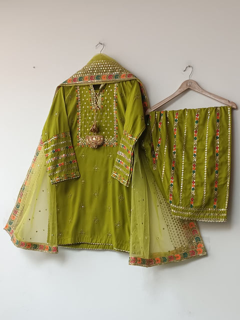 BEENA (MEHNDI)