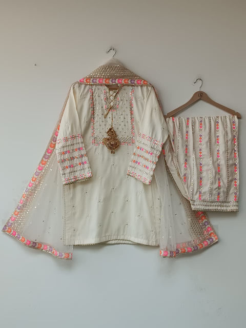 BEENA (OFF WHITE)