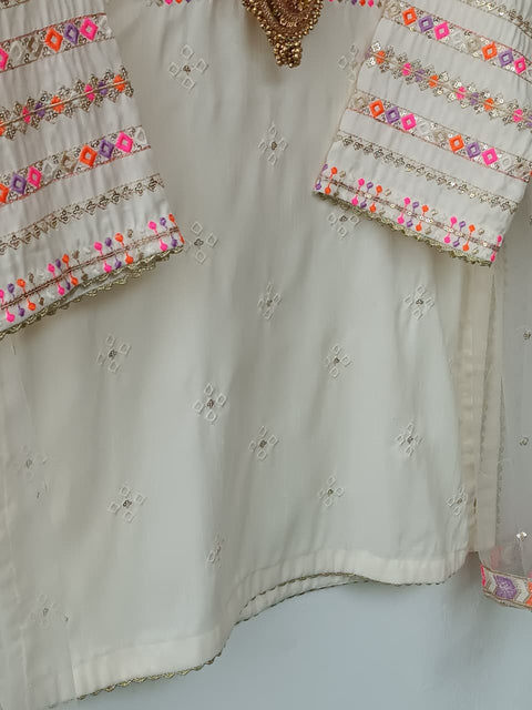 BEENA (OFF WHITE)