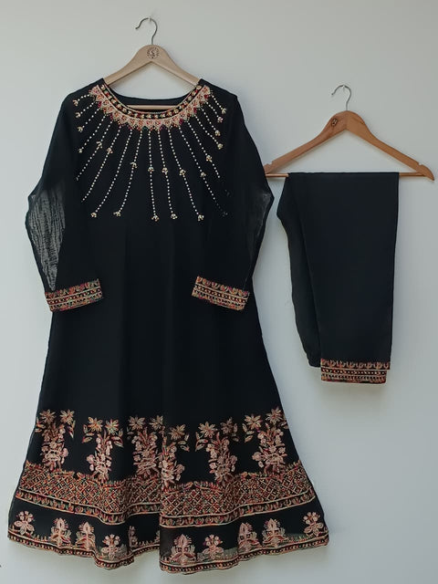 BEYOND (BLACK)