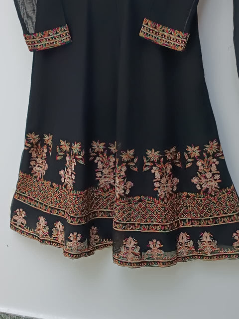 BEYOND (BLACK)