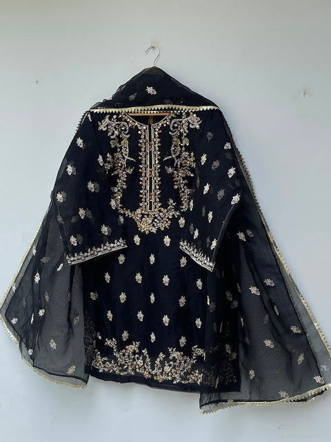 CARNIVAL (BLACK)
