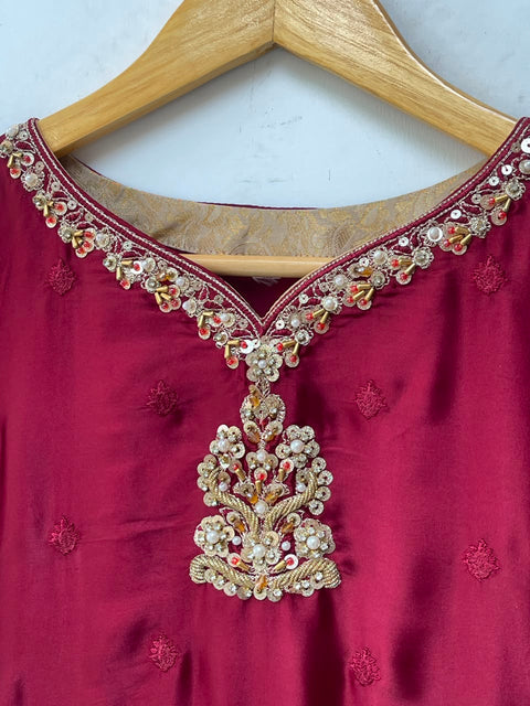 CLOVER (MAROON)