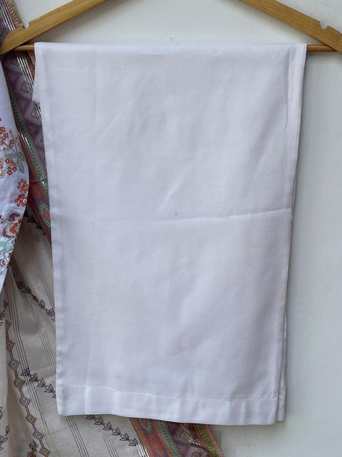 CROSS STITCH (OFF WHITE)