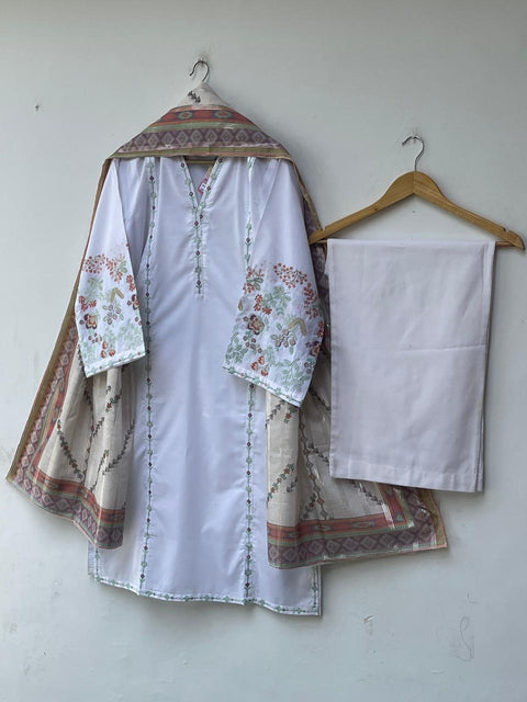 CROSS STITCH (OFF WHITE)