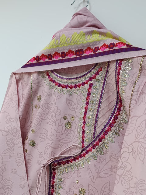 DUR E SHEHWAR (POWDER PINK)