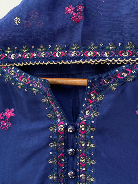 FARHEEN (ROYAL)