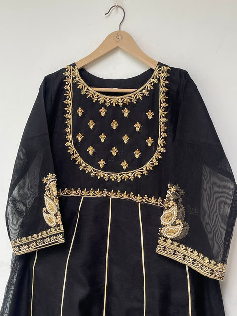GEETI ARA (BLACK)