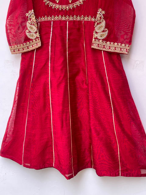 GEETI ARA (RED)