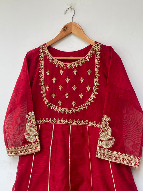 GEETI ARA (RED)