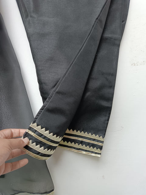 GOLD ZIGZAG (BLACK)