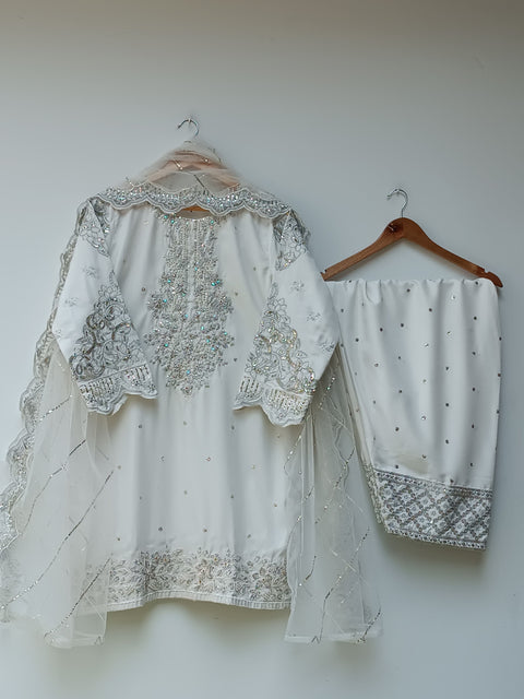 HADEEQA (OFF WHITE)