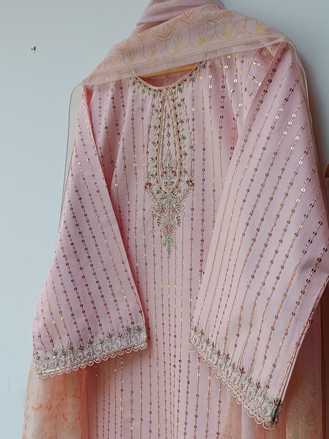 HANIA (B PINK)