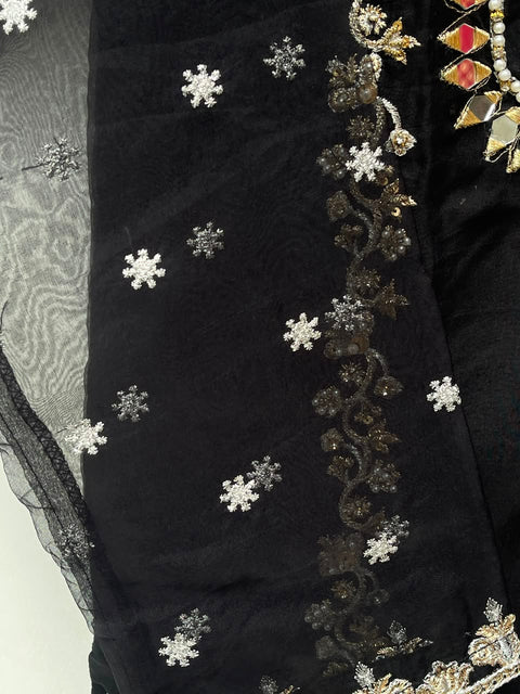 HEER (BLACK)