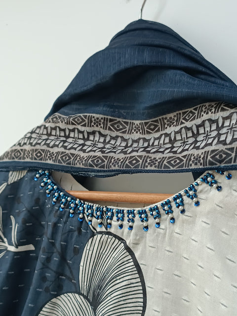 JAMNA (OFF WHITE & NAVY)