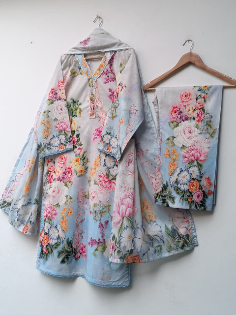 JULIAN (WHITE & SKY)