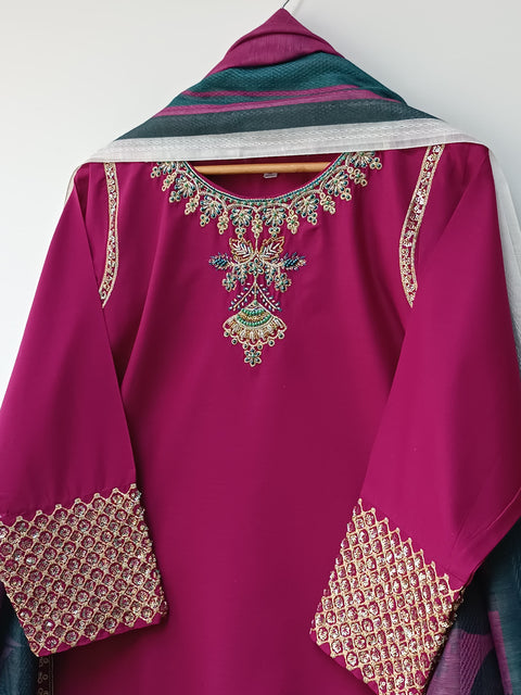 KEIRA FARSHI (MAGENTA)
