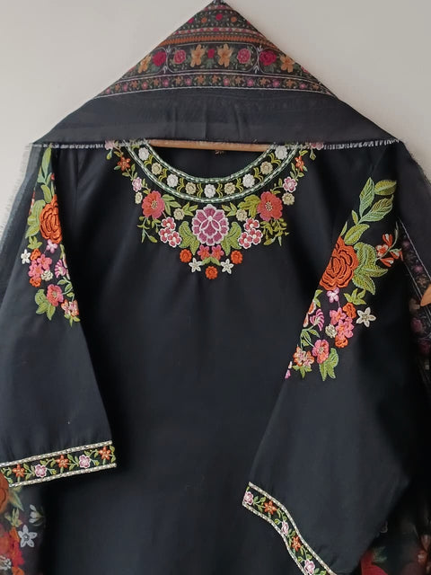 LOVEZA (BLACK)