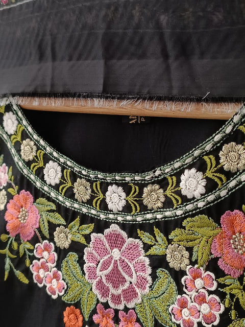 LOVEZA (BLACK)