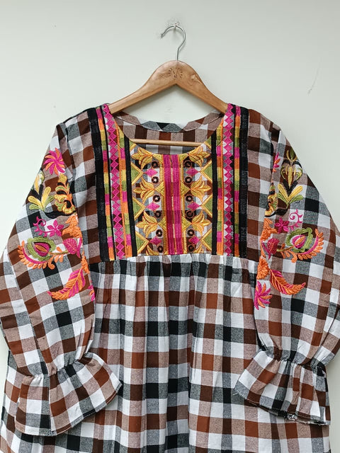 LS 3055 (WHITE & BROWN)