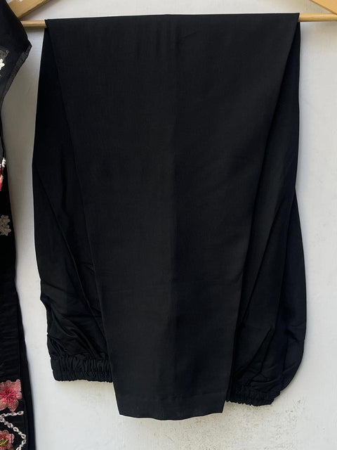 MADEEHA (BLACK)