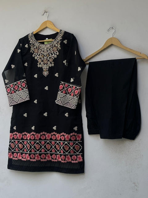 MADEEHA (BLACK)